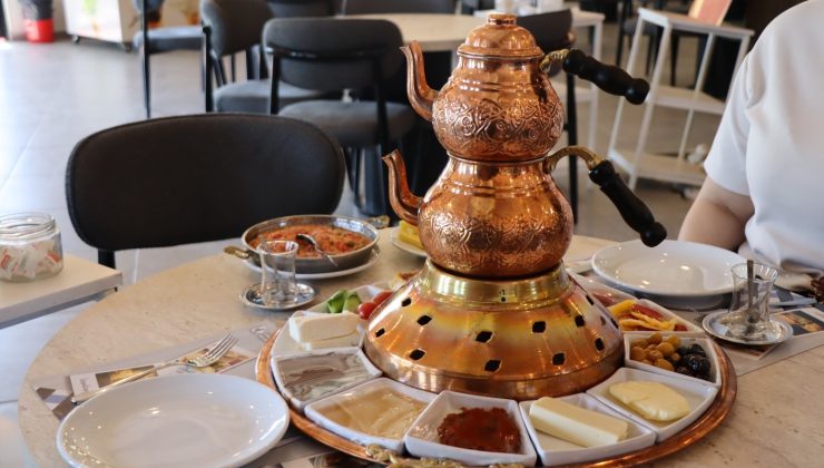 İzmit’in en güzel manzarasında kahvaltı keyfi Gülümse Kahvaltı Evi’nde 250 TL