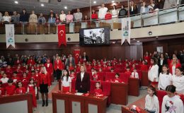 İZMİT’TE MECLİSİ ÇOCUKLAR YÖNETTİ