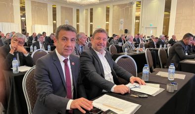 İzmit Belediyesi Enerji Kentleri Birliği toplantısına katıldı