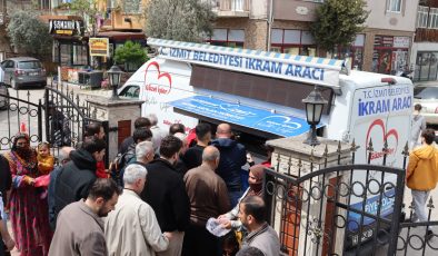 İzmit Belediyesi Yenişehir’de Cuma geleneğini sürdürdü