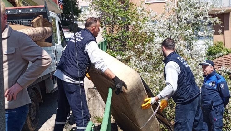 İzmit Belediyesinden çöp eve müdahale