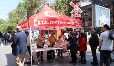İzmit Belediyesinden vatandaşa ücretsiz istiridye mantarı