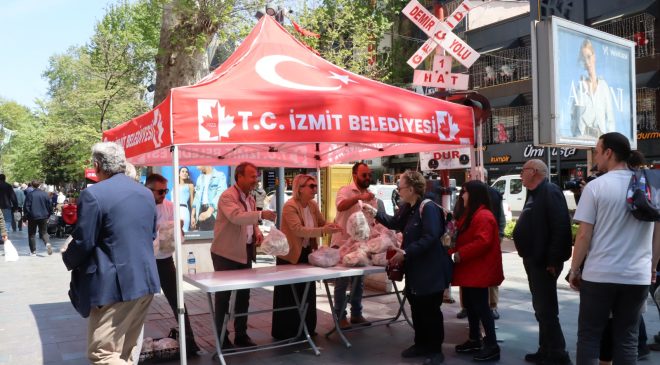 İzmit Belediyesinden vatandaşa ücretsiz istiridye mantarı