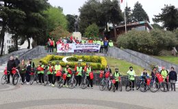 İzmit’te, 23 Nisan coşkusu bisiklet turu ile yaşandı