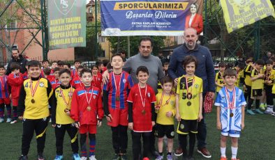 İzmit’te 23 Nisan, futbol turnuvasıyla renklendi