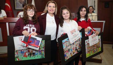İzmit’te 23 Nisan coşkusu: Minik yetenekler ödüllerine kavuştu