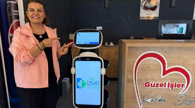 Servis robotları Gülümse Kafelerde işe başladı