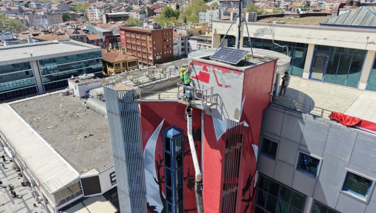Belsa Plaza’daki 100. Yıl Graffitisi yenilendi