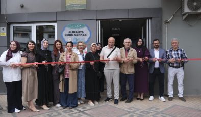 Alikahya İZMEK kursiyerlerinin el emeği ürünleri görücüye çıktı