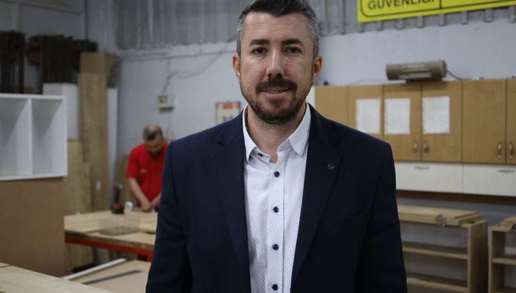 İzmit Belediyesi, kendi atölyelerinde üreterek kente kazandırmaya devam ediyor