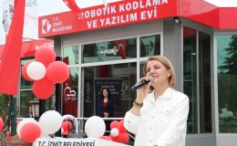 İzmit Belediyesi Robotik Kodlama ve Yazılım Evi kapılarını açtı 