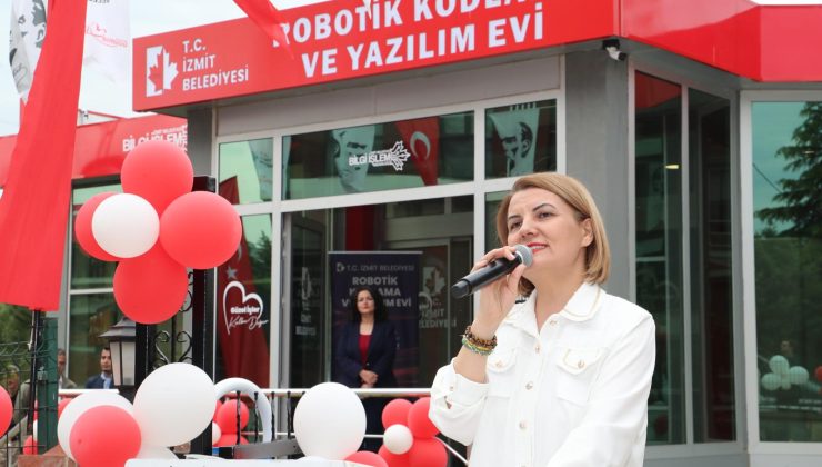 İzmit Belediyesi Robotik Kodlama ve Yazılım Evi kapılarını açtı 