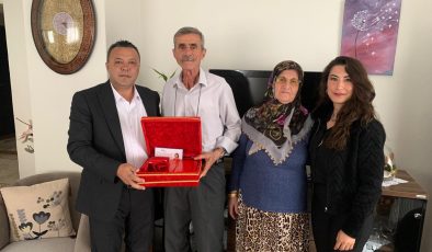 İzmit Belediyesi Gazi ailelerine vefa ziyaretlerine devam ediyor