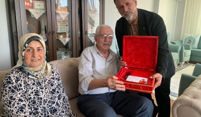 İzmit Belediyesi Karamürsel’de gazileri yalnız bırakmadı 