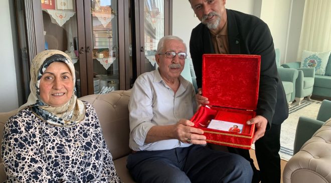 İzmit Belediyesi Karamürsel’de gazileri yalnız bırakmadı 