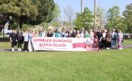 İzmit Belediyesinden Sağlıklı Yaşam Yürüyüşünde annelere anlamlı jest
