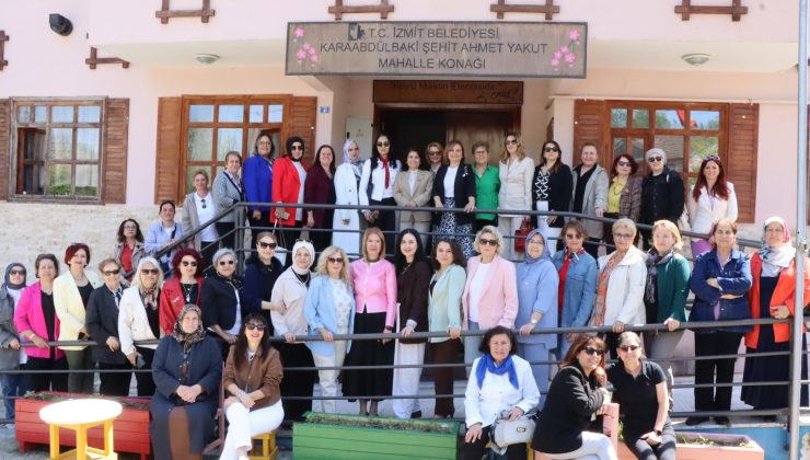 İzmit Belediyesinden kadın muhtarlara Anneler Günü kahvaltısı