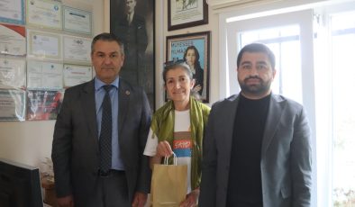 İzmit Belediyesinden kadın muhtarlara Anneler Günü ziyareti