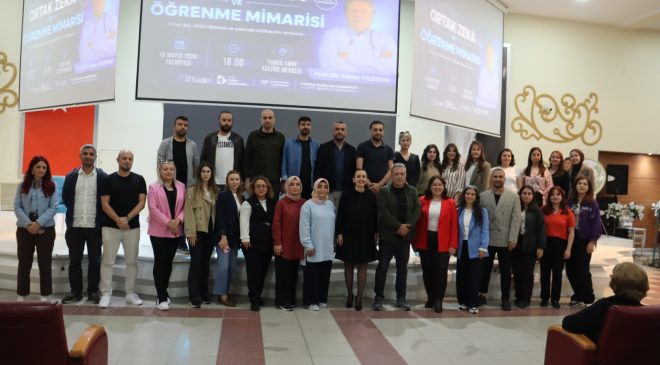 İzmit’te gençler yapay zeka ve eğitimin geleceğini konuştu