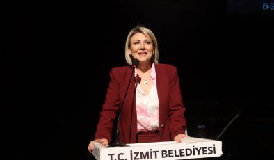 Türk halk müziği ezgileri İzmit’te yankılandı