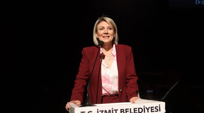 Türk halk müziği ezgileri İzmit’te yankılandı