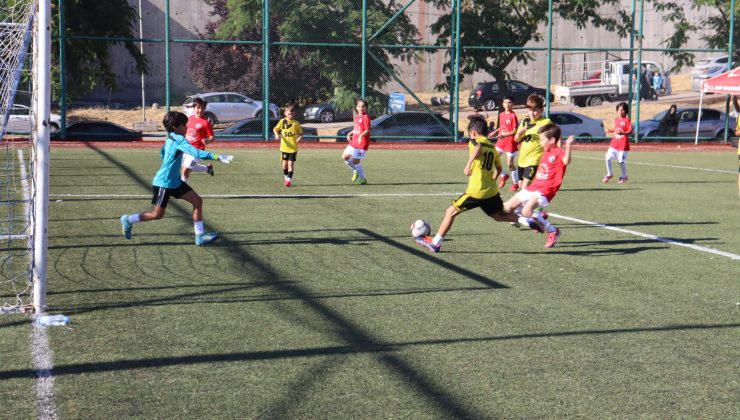 28 Haziran İzmit’in Kurtuluşu Futbol Şenliği başladı