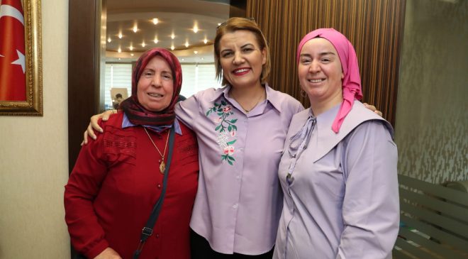 Fatma Başkan, Halk Günü’nde İzmitlilerin sesine kulak verdi