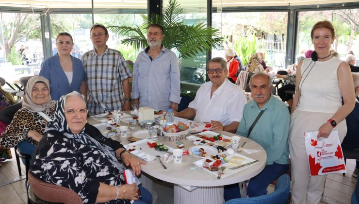 Gülümse Kafe’de Babalar Günü’ne sevgi dolu kutlama
