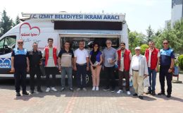 İzmit Belediyesinden Tepebaşı Camii’nde Cuma ikramı