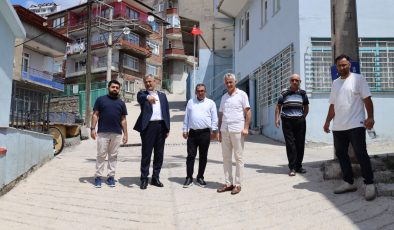 İzmit Belediyesi, Kanlıbağ Sokak’ta beton yolu baştan sona yeniledi