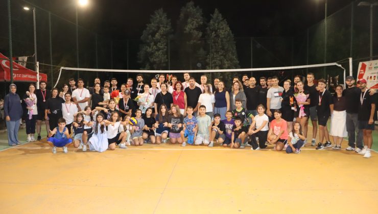Fevzi Çakmak Mahallesi Voleybol Turnuvası sona erdi