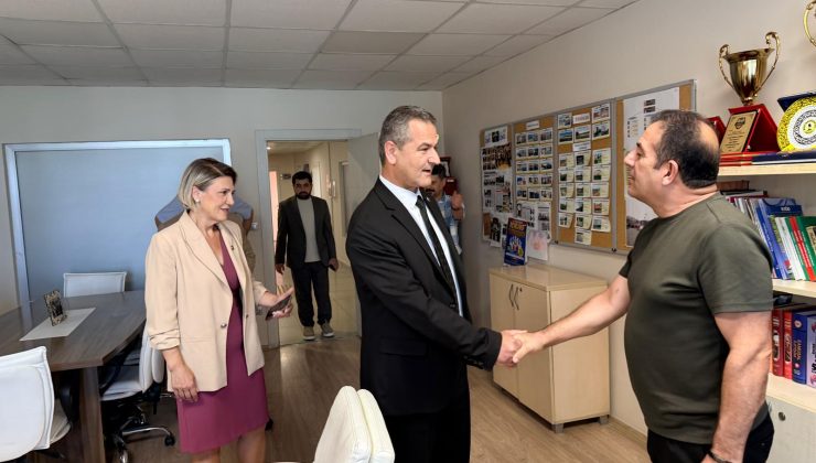 İzmit Belediyesi Başkanvekili Lütfü Obuz’dan personele günaydın ziyareti