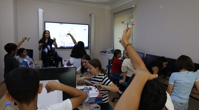 İzmit Belediyesi Robotik Kodlama ve Yazılım Evi’nde eğitimler başladı