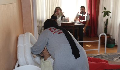 İzmit Belediyesi, evde bakım hizmetine kesintisiz devam ediyor