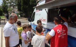 İzmit Belediyesinden Şirintepe’de Cuma ikramı